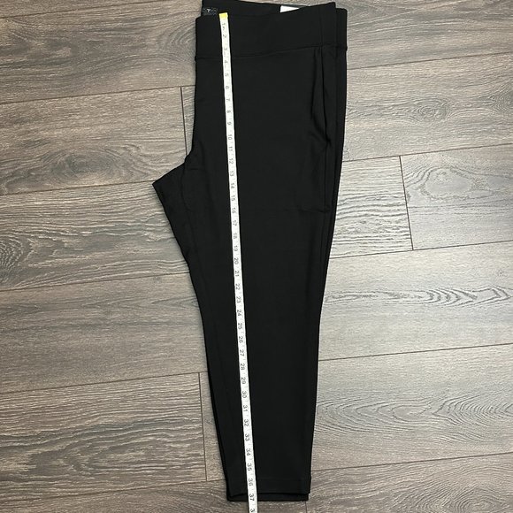 Torrid Ponte Pull-On Pixie Pant - NWOT - size 4 - Picture 5 of 5